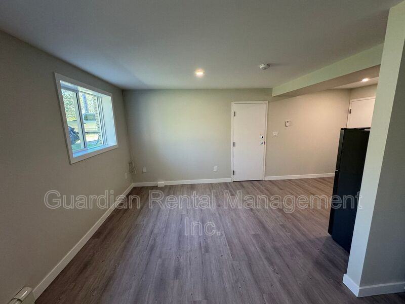 329 Albany St #C - Photo 4 of 7