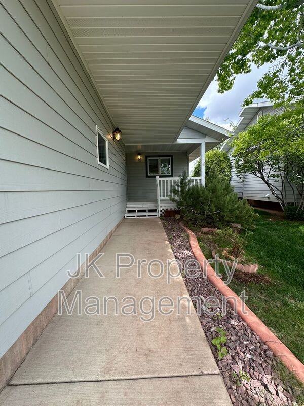 3209 Wild Rose Ln - Photo 2 of 36