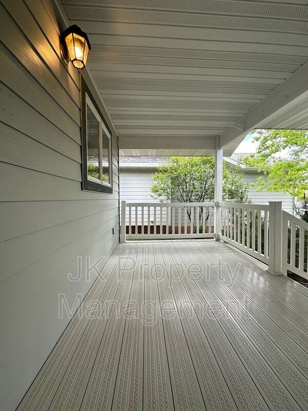 3209 Wild Rose Ln - Photo 3 of 36