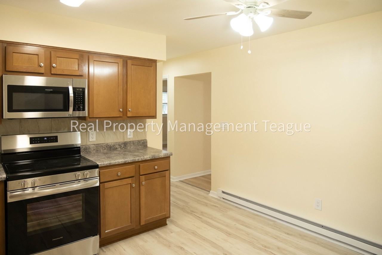 96 Elliot Rd - Photo 3 of 24