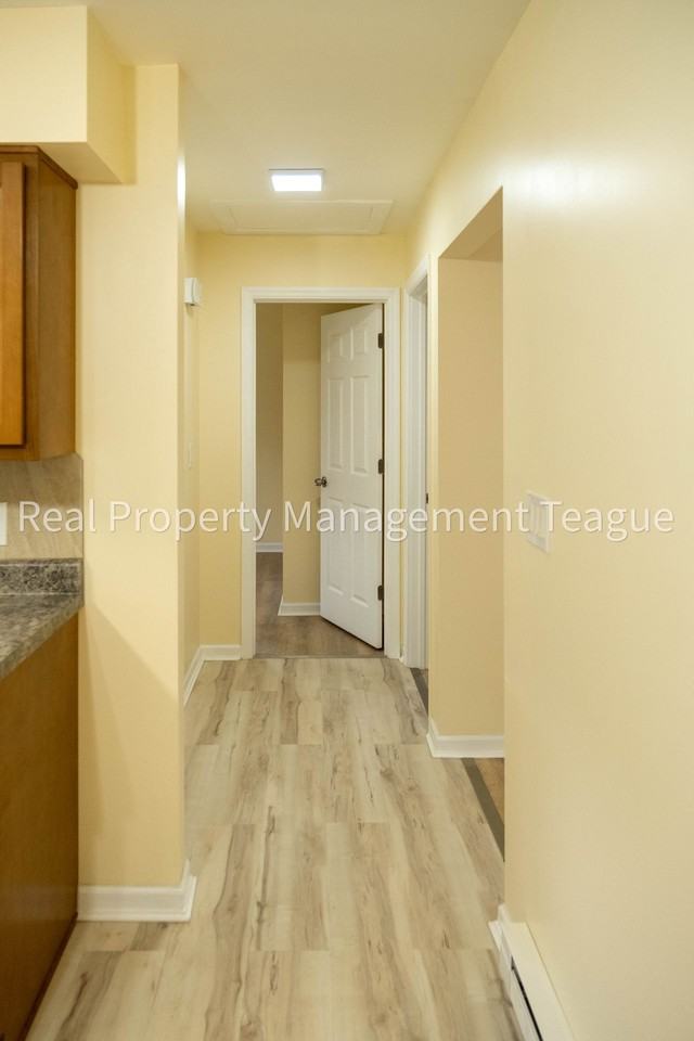 Beautiful one Bedroom apartment - Photo 5 of 11