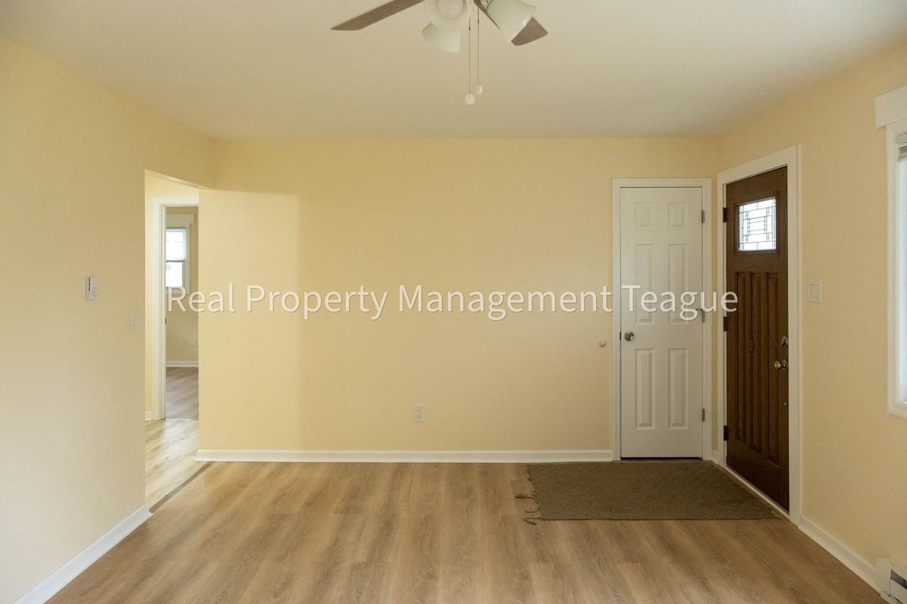 Beautiful one Bedroom apartment - Photo 6 of 11
