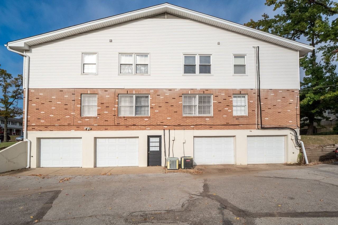 Cozy 2 Bedroom, 2 Bath Condo - Photo 2 of 7