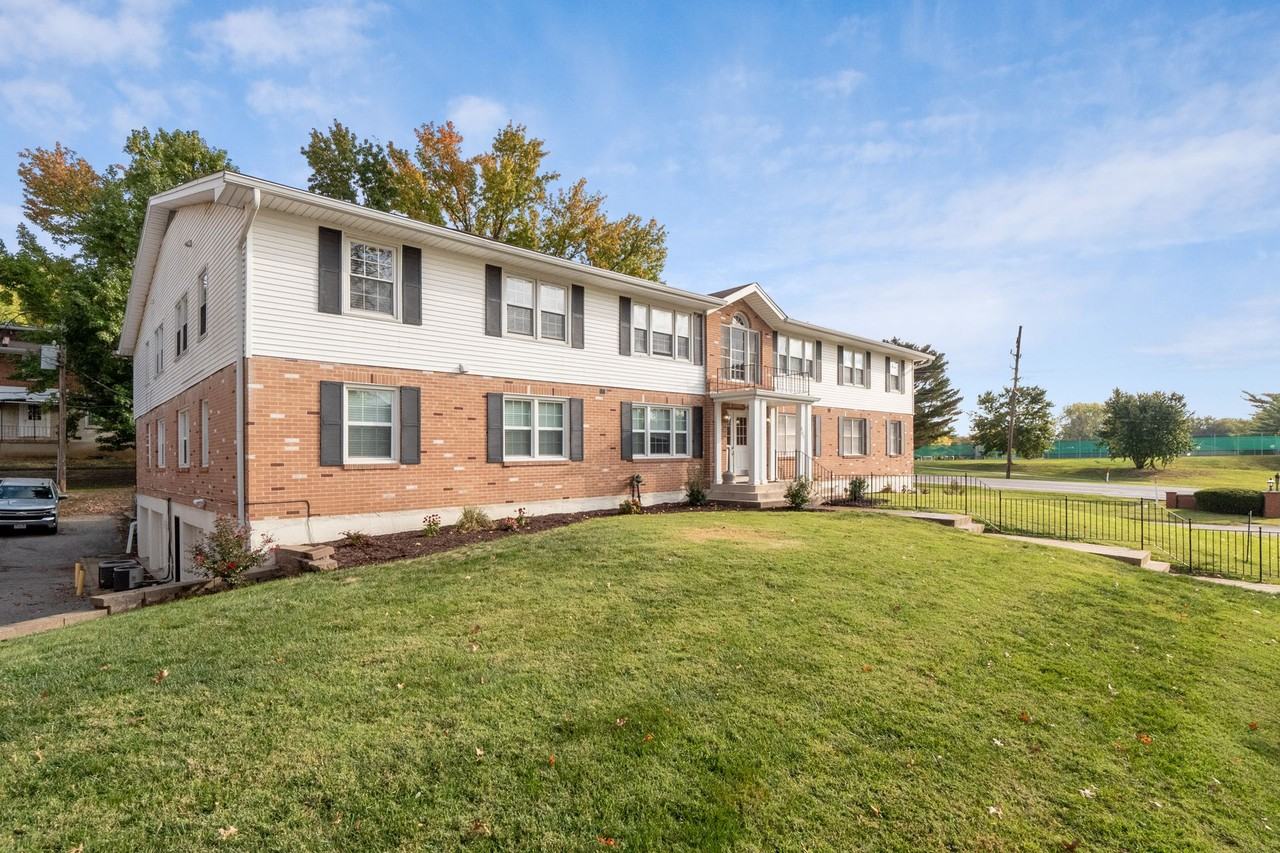 Cozy 2 Bedroom, 2 Bath Condo - Photo 3 of 7