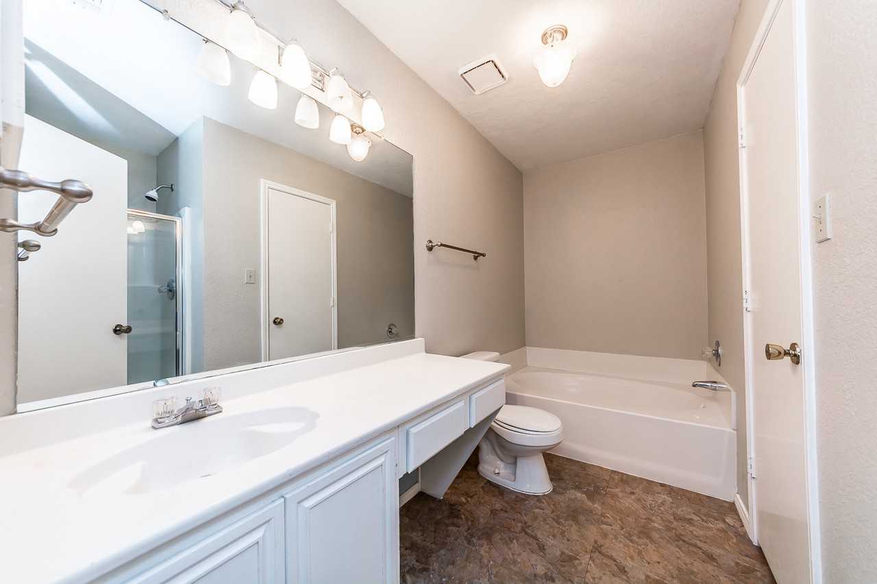 3724 Chaddybrook Ln - Photo 2 of 37