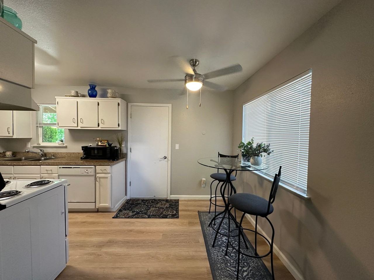 7600 Gladstone Dr - Photo 6 of 21