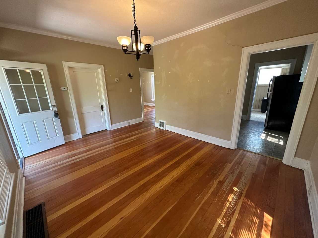 138 West Ramona ave - Photo 2 of 14