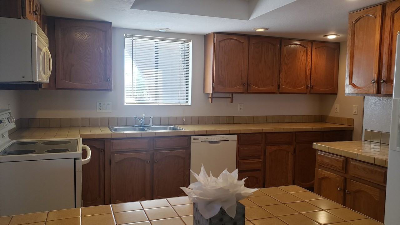 16212 E Carmel Dr - Photo 4 of 13