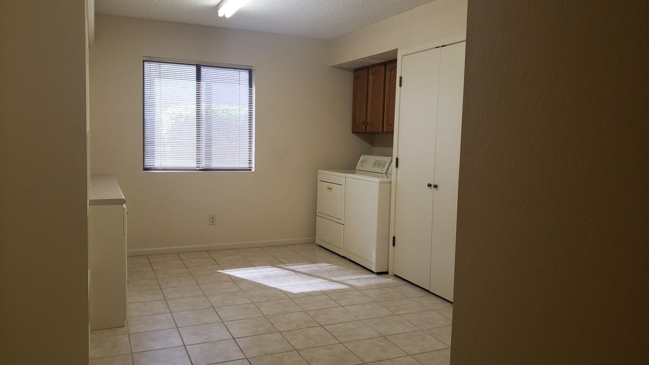16212 E Carmel Dr - Photo 5 of 13