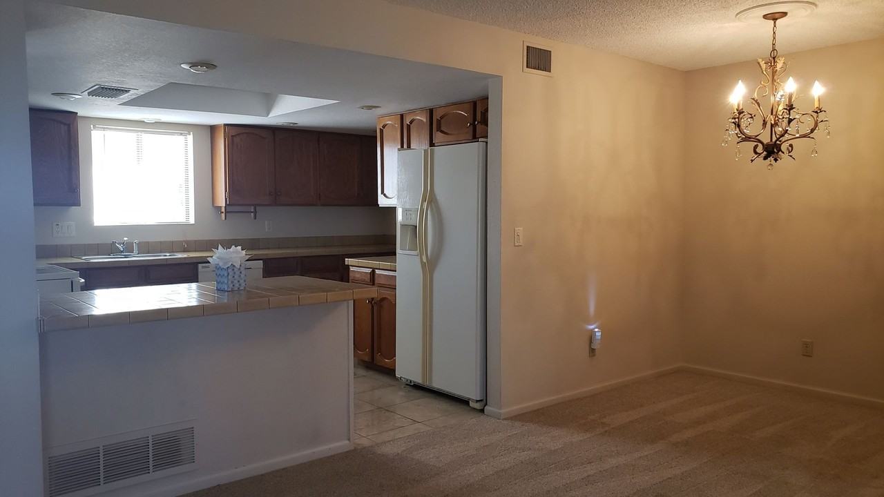 16212 E Carmel Dr - Photo 6 of 13