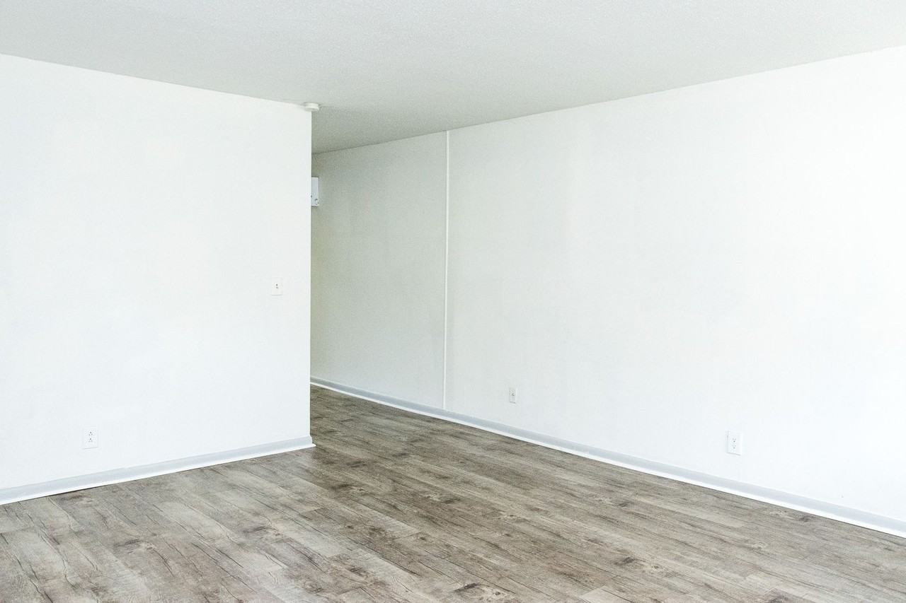 1605 Duncan Ave - Photo 3 of 11