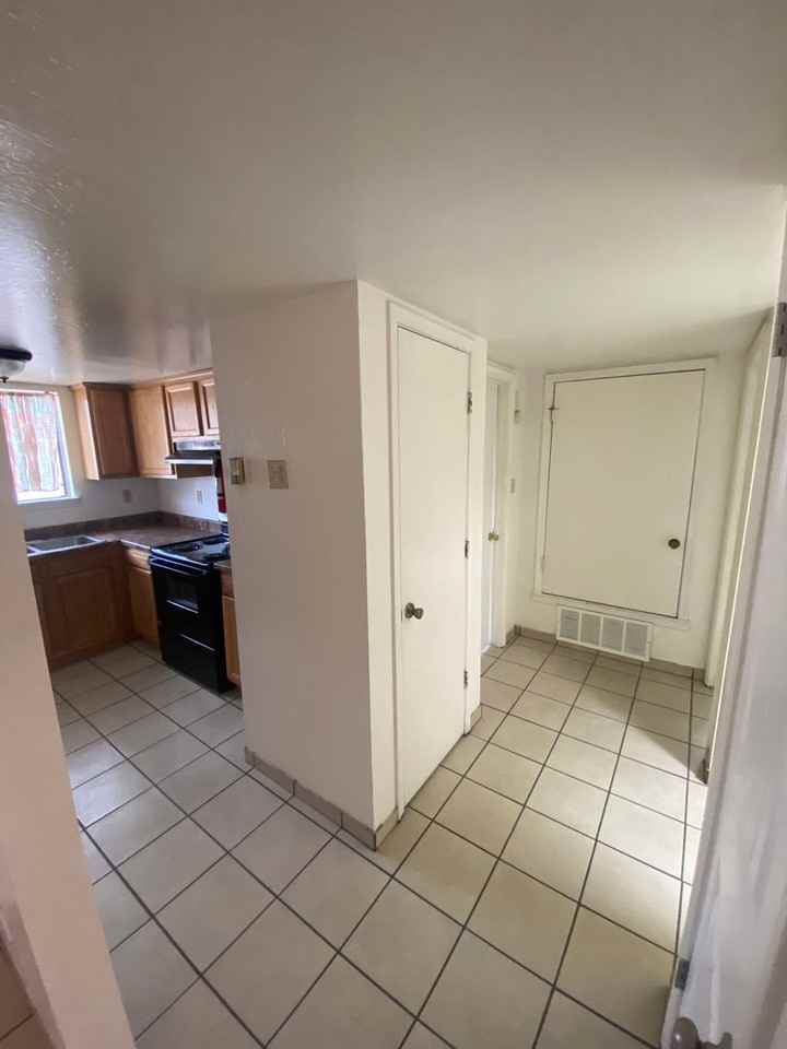 2526 - 1313 Dickerson SE - Photo 3 of 12