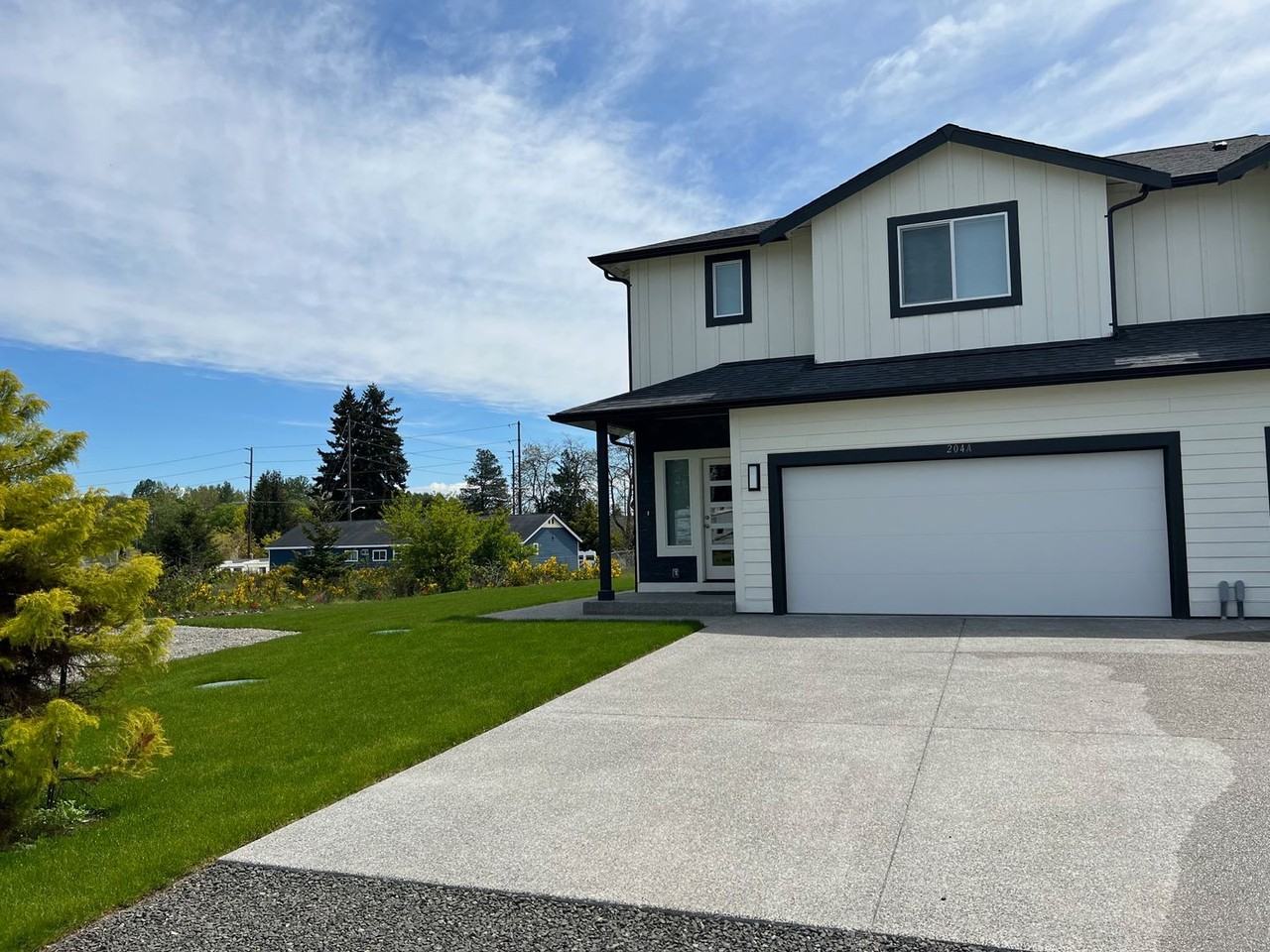 204 SE Railroad Ave - Photo 2 of 27