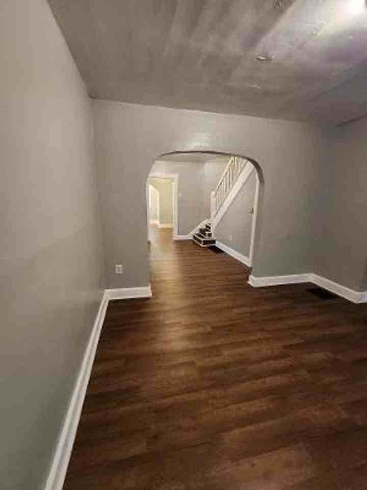 1525 Villa Ave - Photo 2 of 7