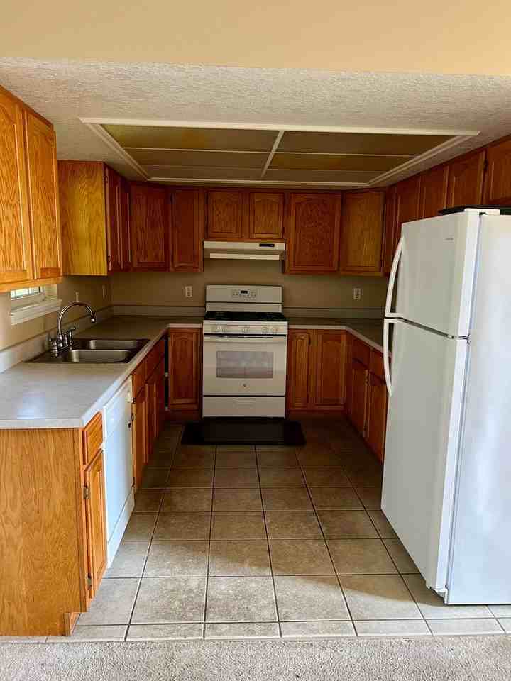 54 Hidden Pines Ct - Photo 3 of 11
