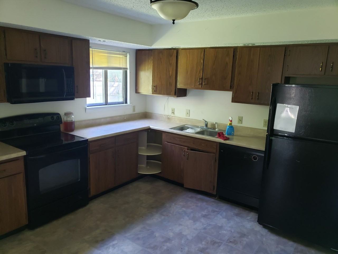 2510 Covington Dr - Photo 3 of 18