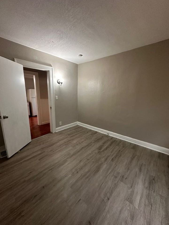 3618 Mersington Ave - Photo 3 of 8