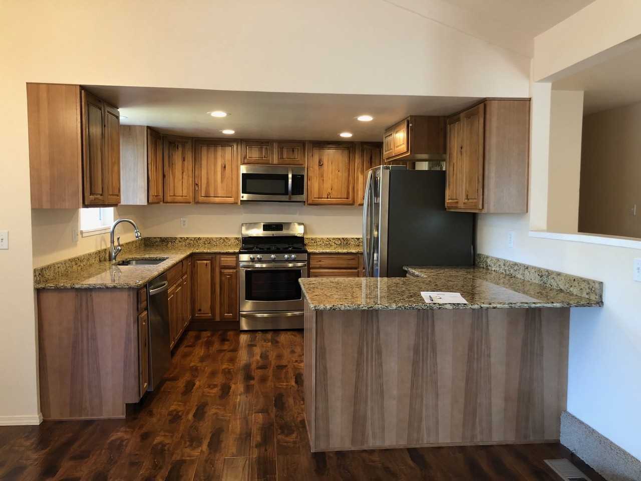 194 Peach St - Photo 2 of 18
