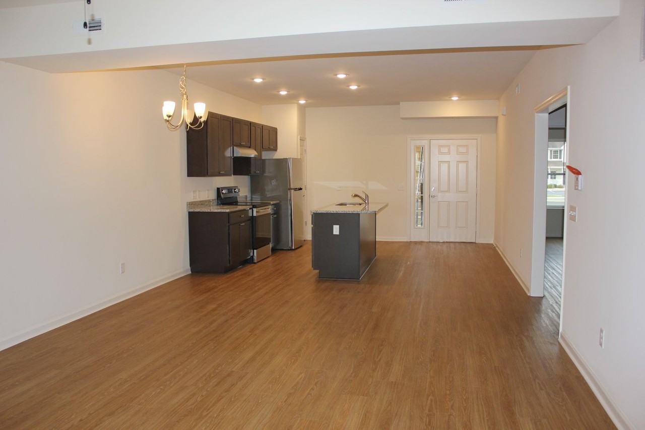 1260 Constitution Ct #203 - Photo 4 of 17