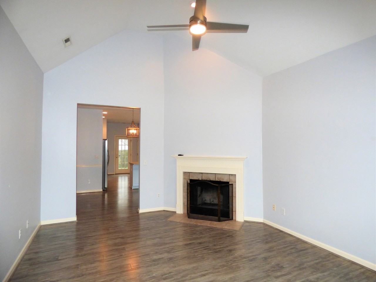 9014 Brookline Ln - Photo 3 of 14