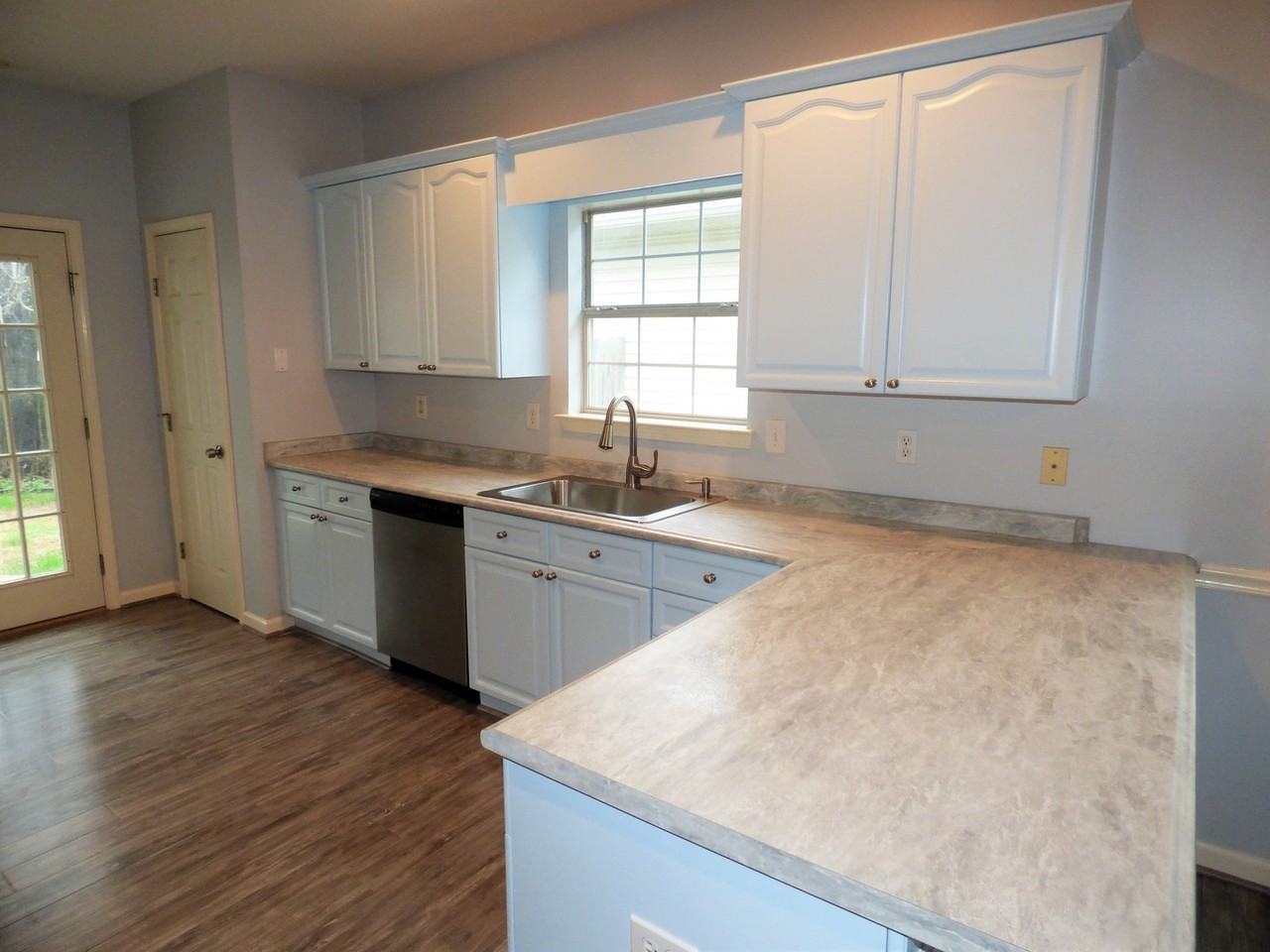 9014 Brookline Ln - Photo 5 of 14
