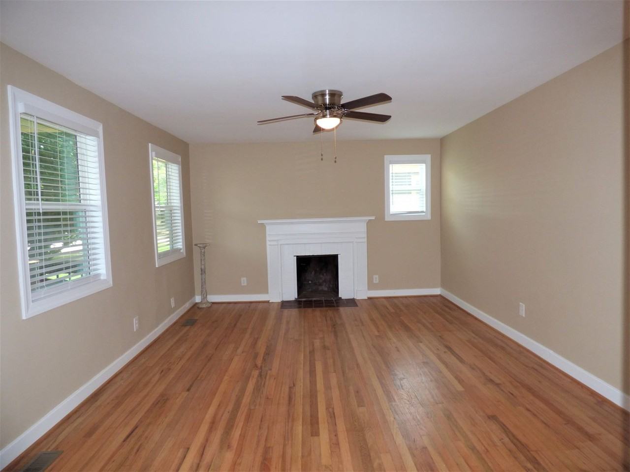 725 9th Avenue South - Photo 3 of 12