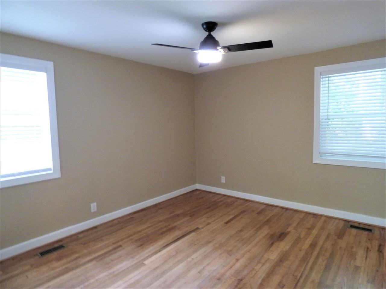 725 9th Avenue South - Photo 7 of 12