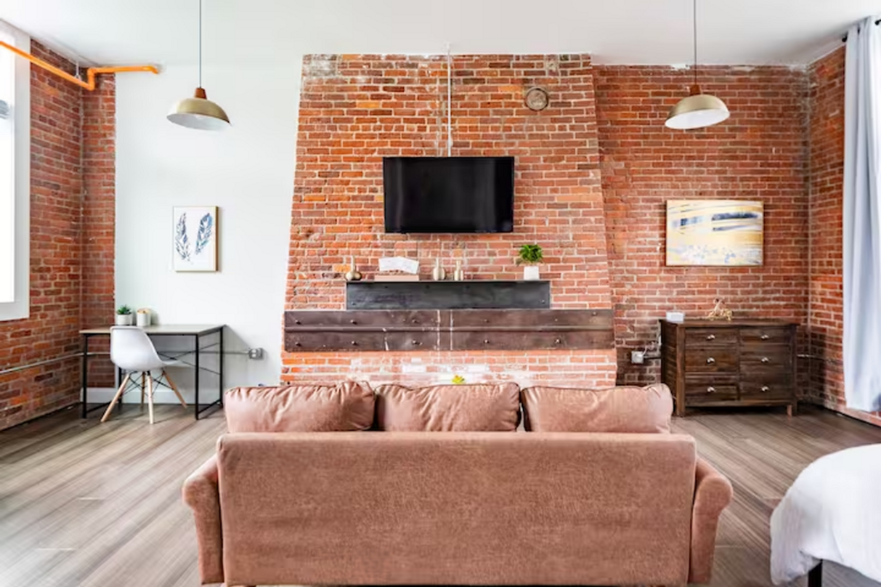 1 Charles Street - Photo 2 of 12