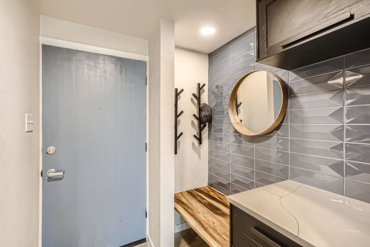 1842 Canyon Boulevard #107 - Photo 3 of 27