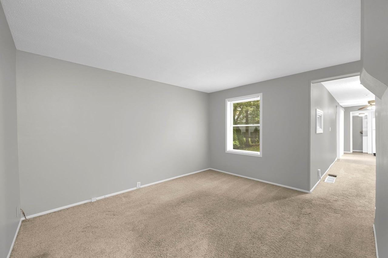 517 State St - Photo 4 of 9