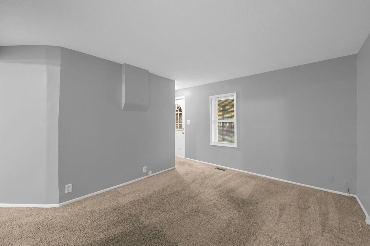 517 State St - Photo 5 of 9