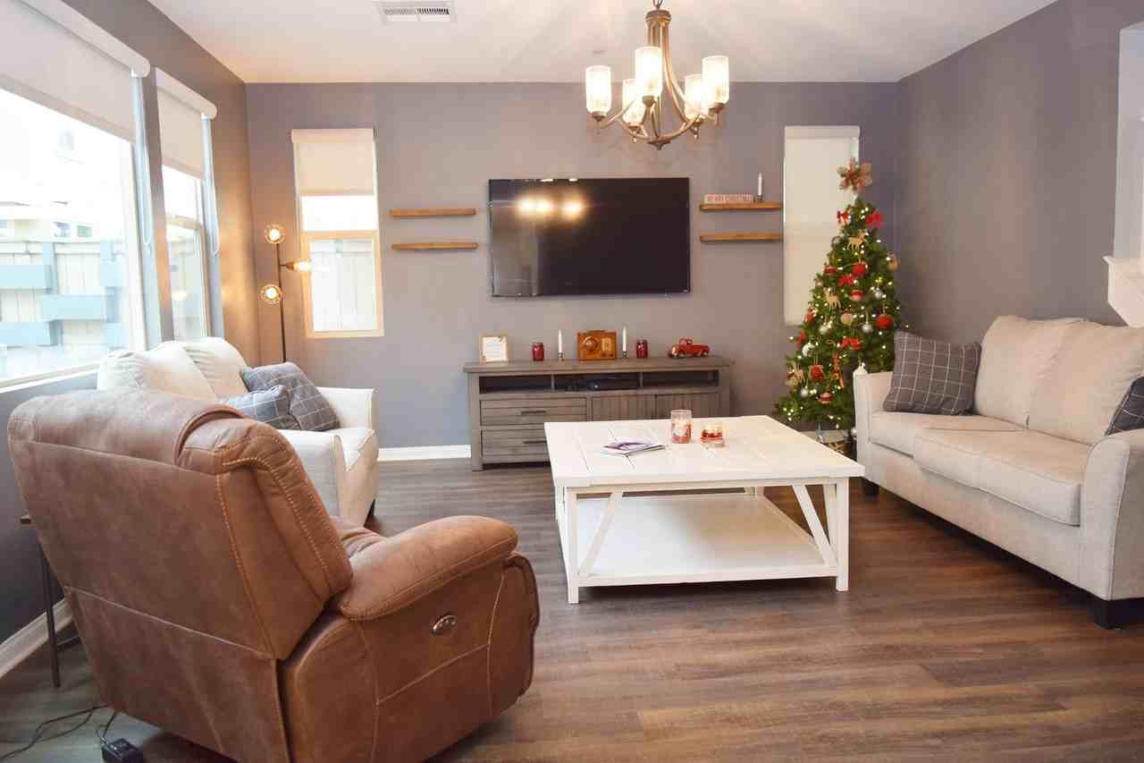 1067 Thermal Ave - Photo 2 of 50