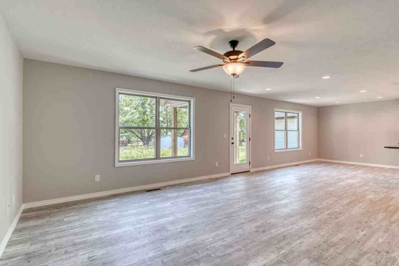 2632 N Prospect Ave - Photo 3 of 23