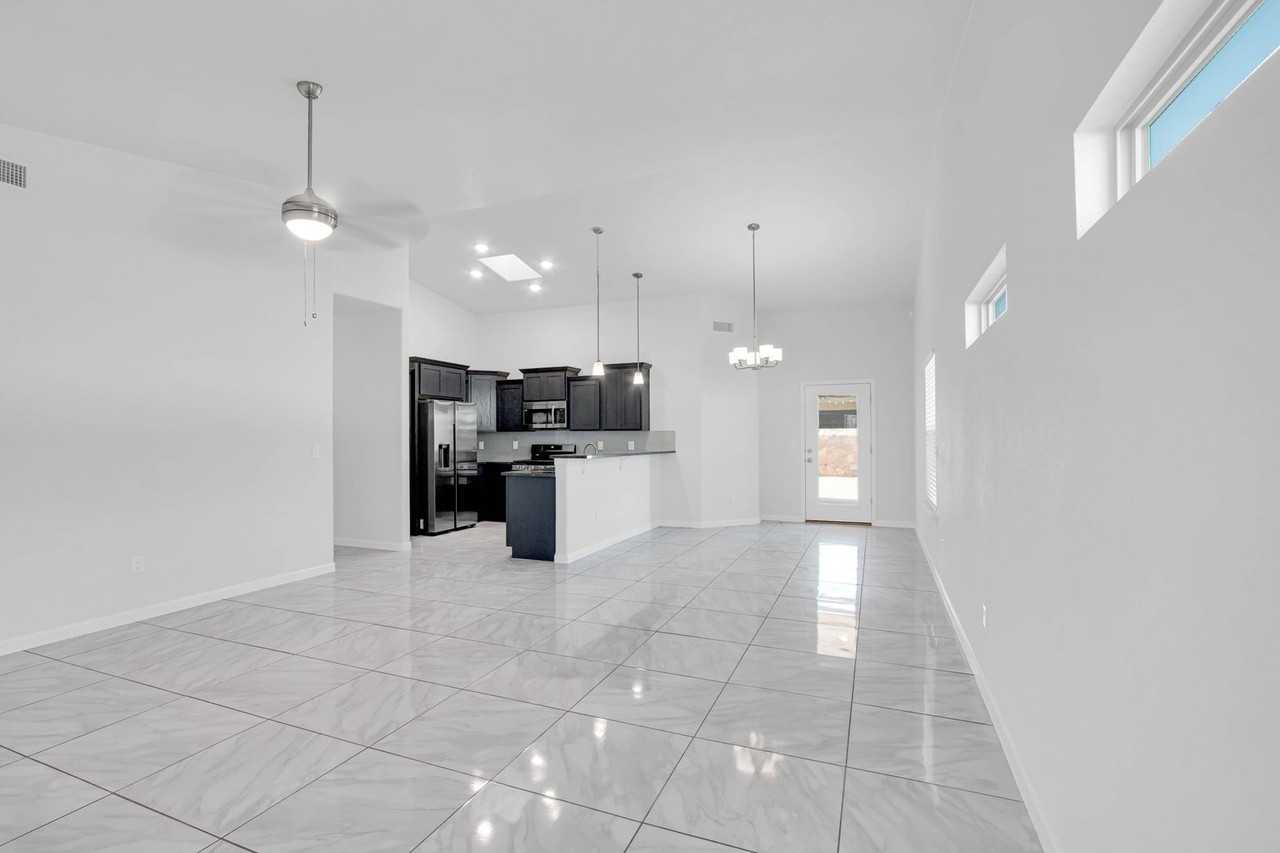 914 Brass Hill Ave - Photo 2 of 21