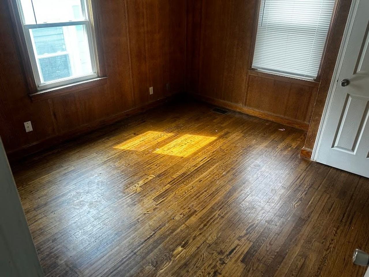 1412 Arling Ave - Photo 4 of 9