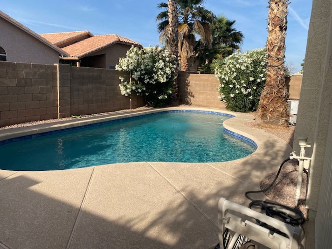 1277 W Myrna Ln - Photo 4 of 31