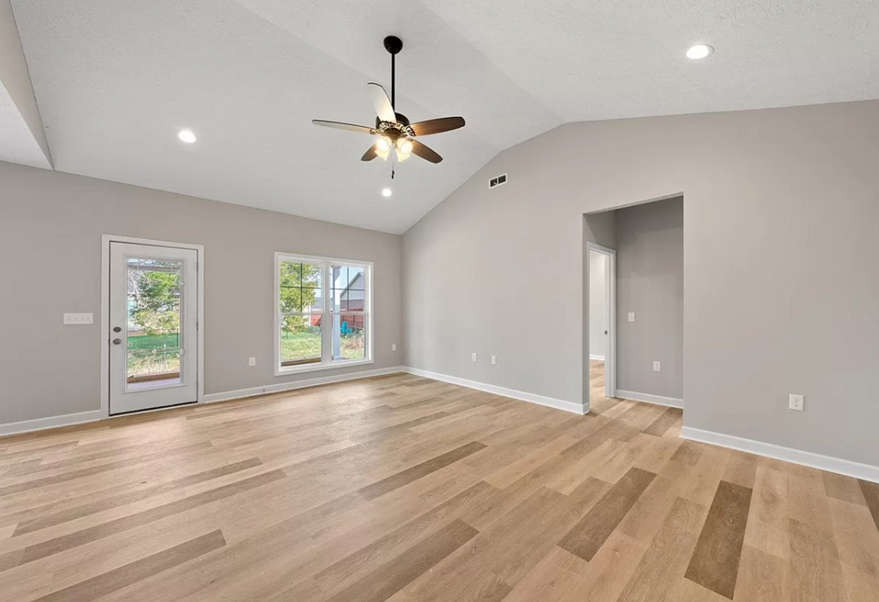 2640 Cedrus Ave - Photo 6 of 24