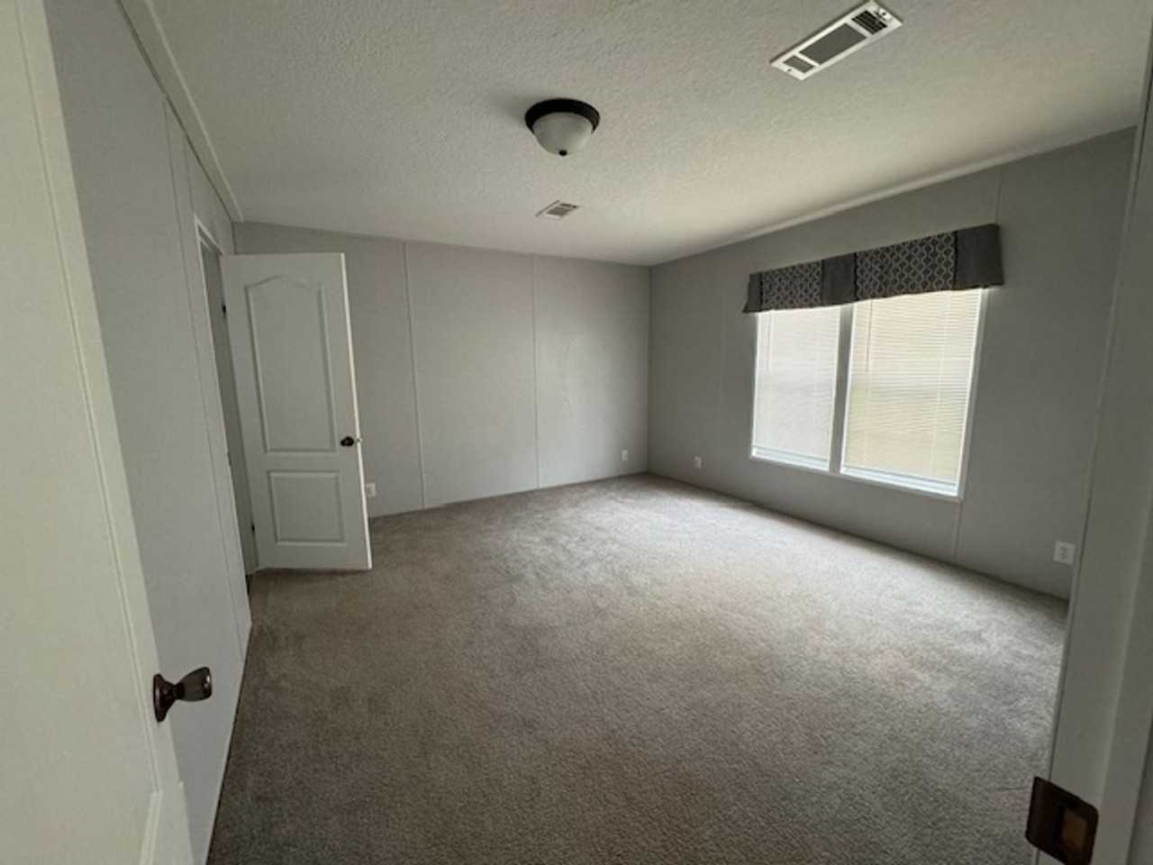 4814 Dean Rd - Photo 3 of 8