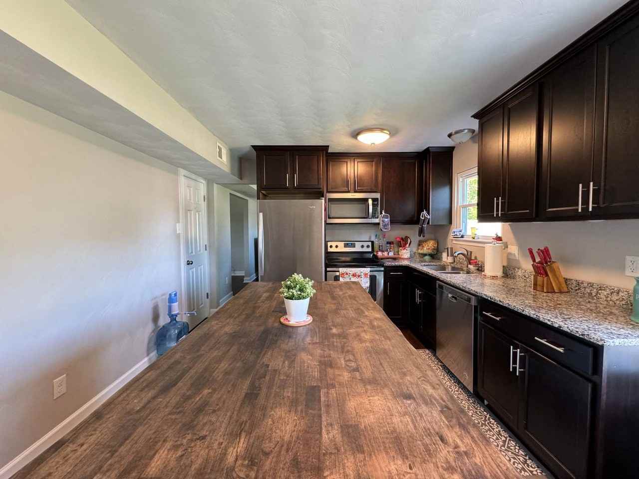 3104 Guenevere Dr - Photo 5 of 18