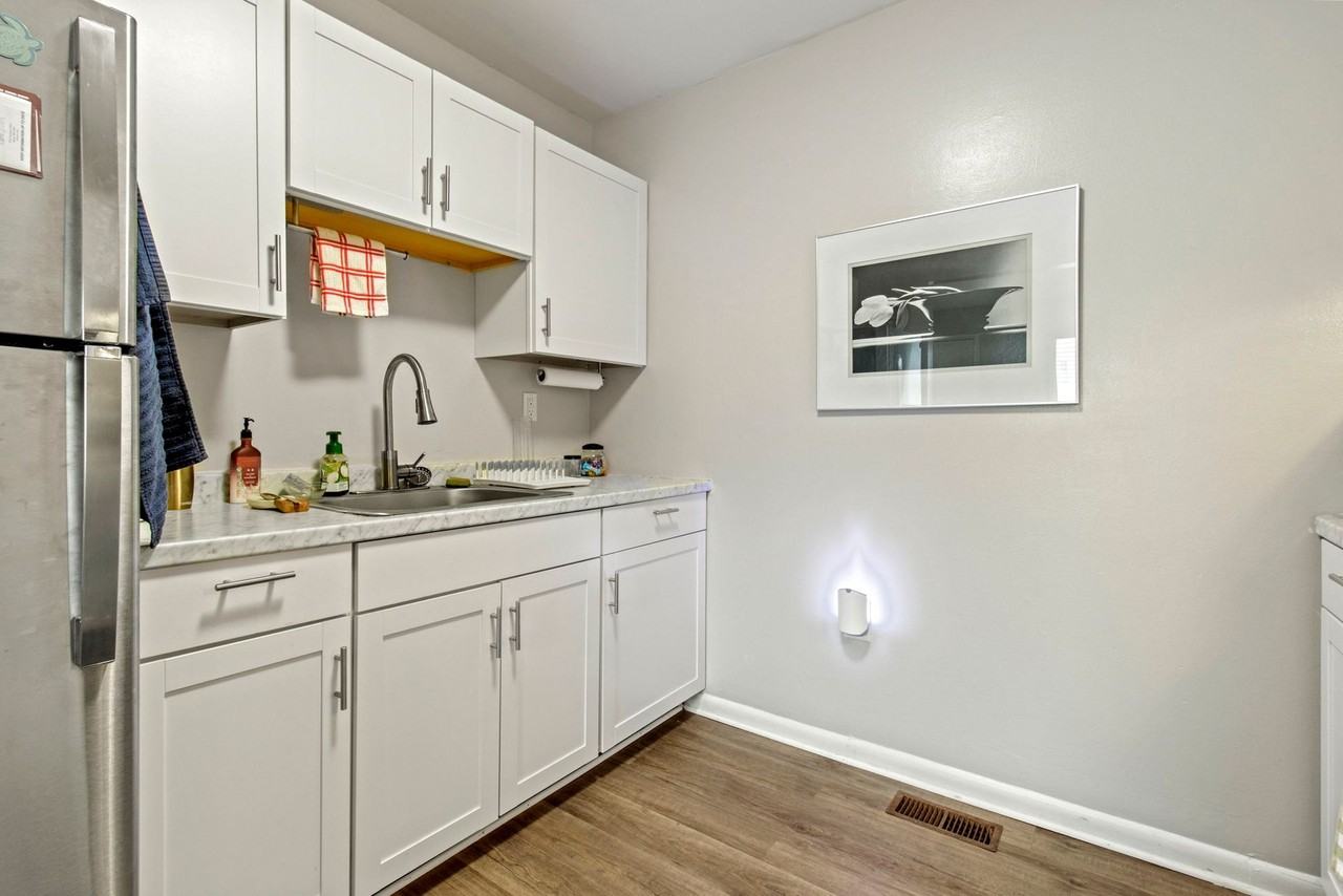 Enclave at Bay - Photo 4 of 50