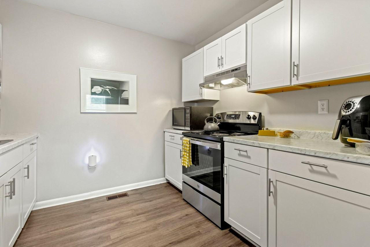 Enclave at Bay - Photo 5 of 50