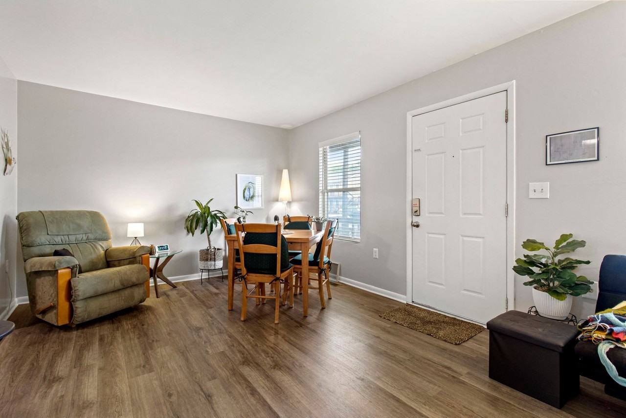 Enclave at Bay - Photo 6 of 50