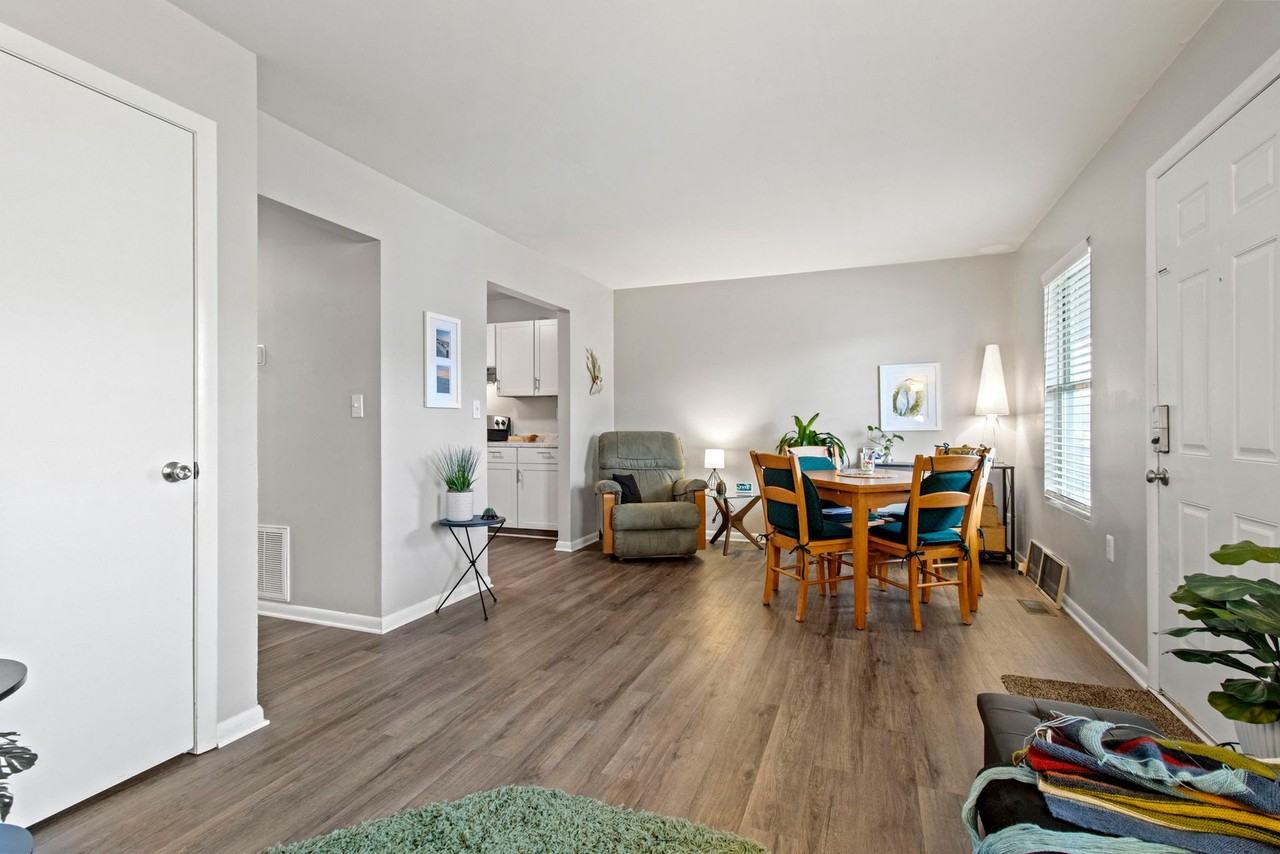 Enclave at Bay - Photo 7 of 50