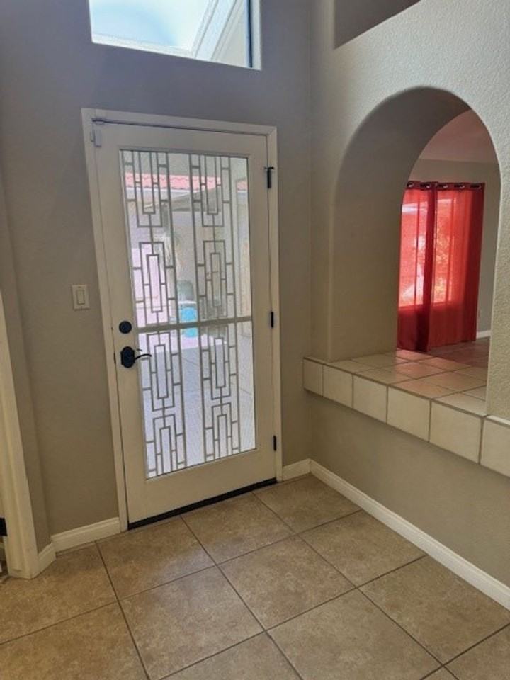 8205 Sheffield Ln - Photo 3 of 19