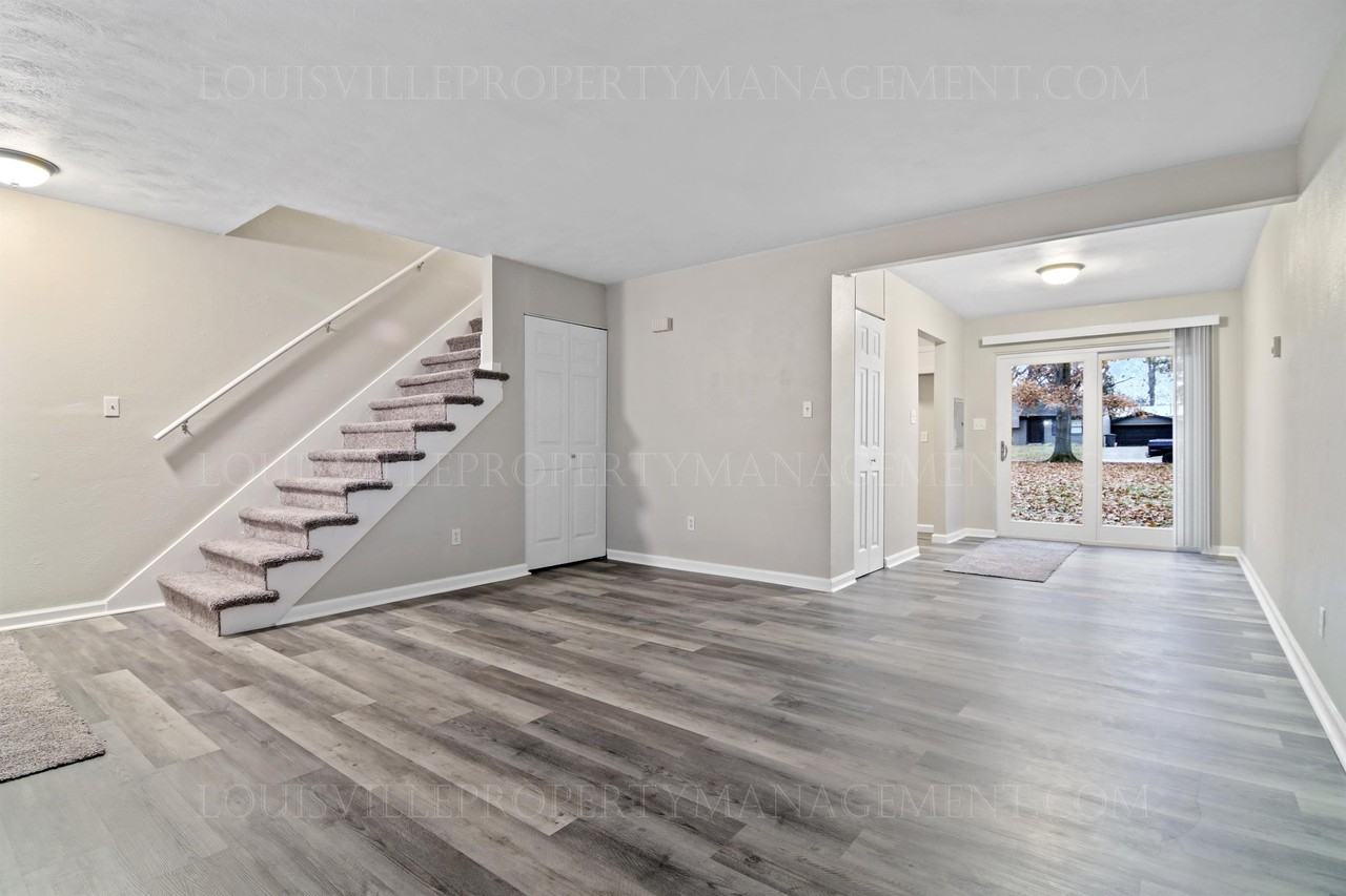 1202 East Walford Drive - Photo 2 of 34