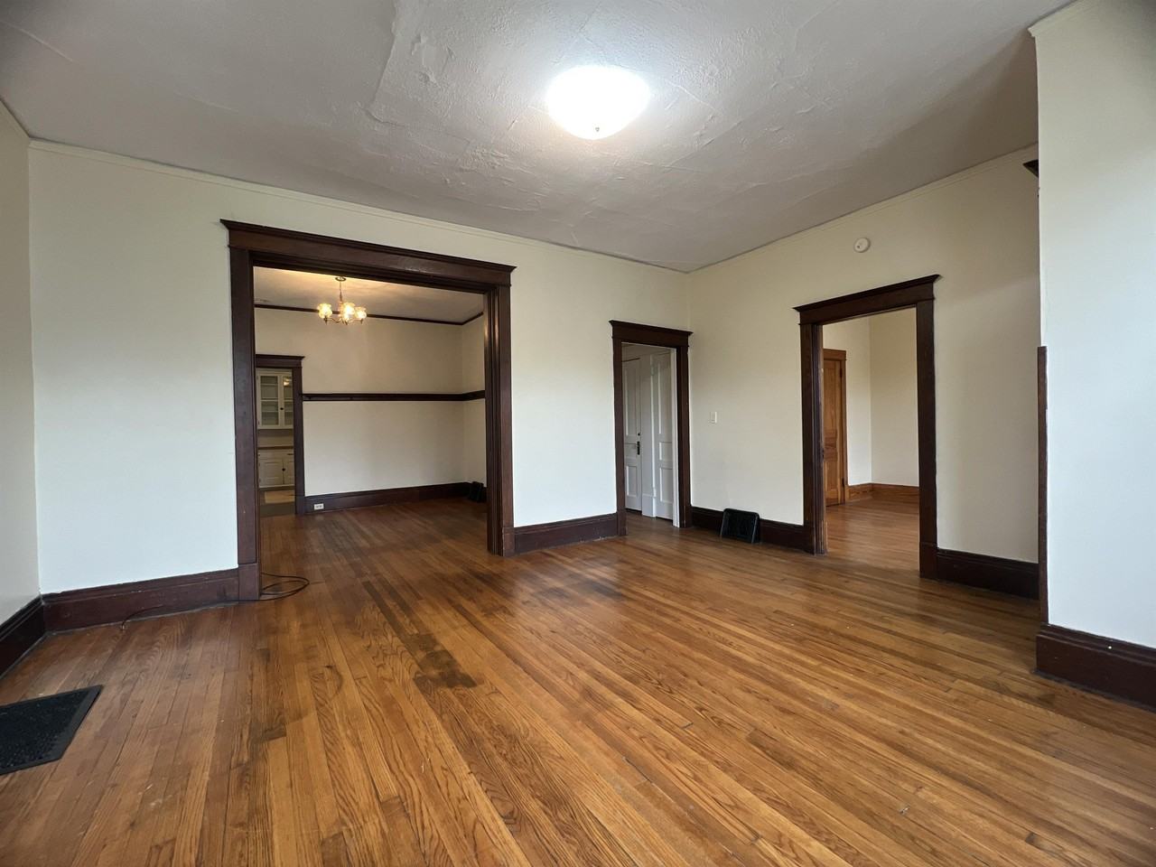 715 Caledonia Place - Photo 3 of 17