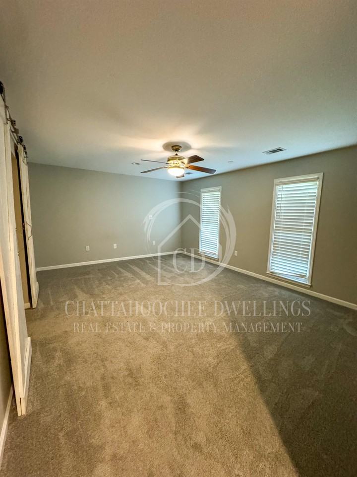 4194 Georgia 352 - Photo 4 of 15