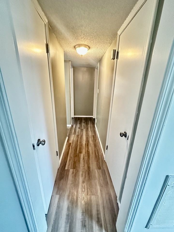 1201 South Rockford Avenue - Photo 4 of 12