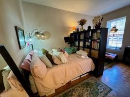 featured image of 121 12th St Se