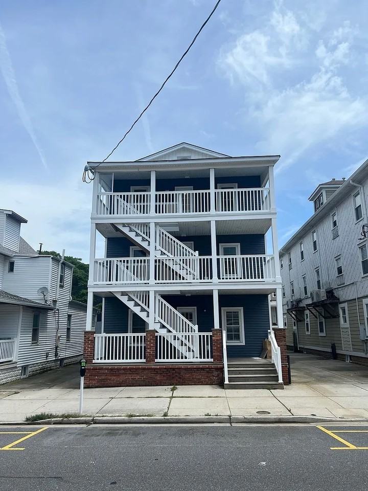 233 East Garfield Avenue - Photo 3 of 3